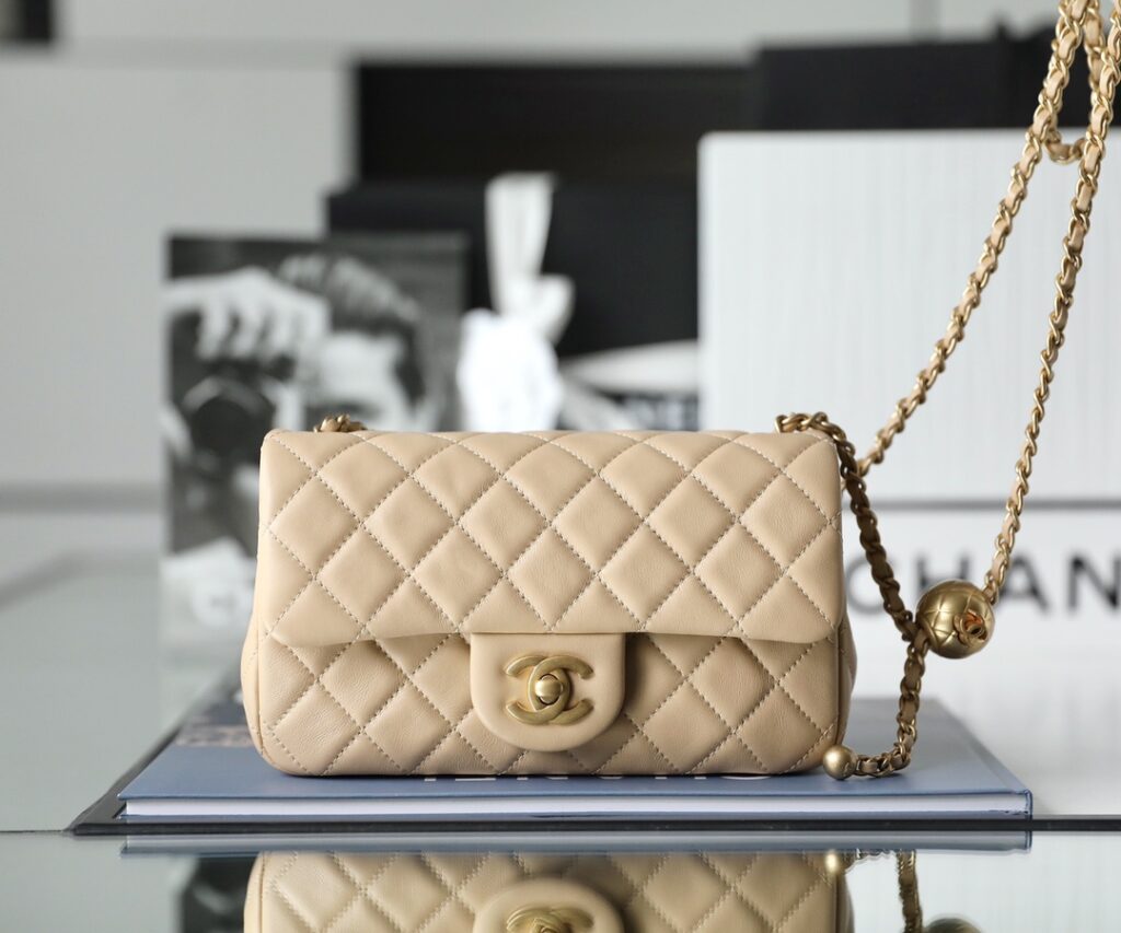 Chanel classic flap mini with golden ball - 画像 (10)