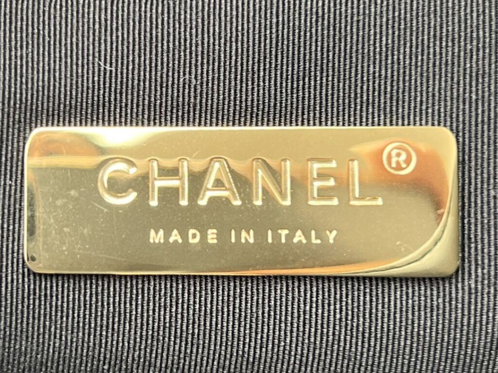 CHANEL 19 LARGE HANDBAG AS1161 - 画像 (4)