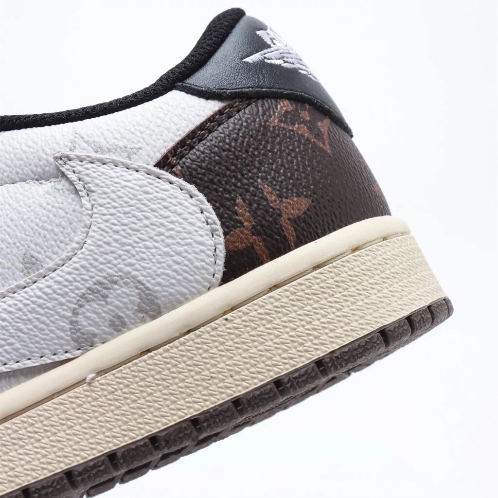 【日本未入荷】LOUIS VUITTON X TRAVIS SCOTT X NIKE AIR JORDAN 1 LOW OG SP"DAMIER AZUR/LV MONOGRAM"[代金引換] - 画像 (9)