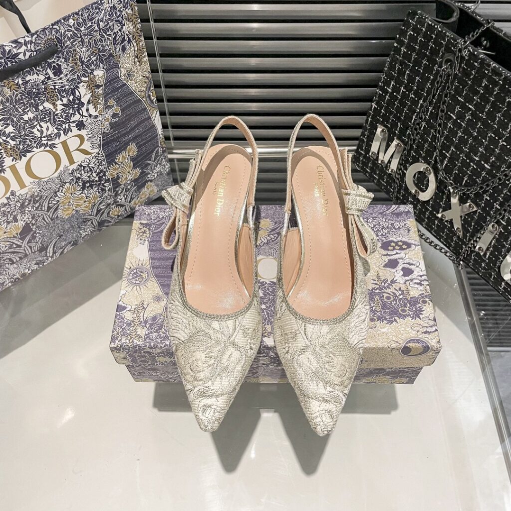 DIOR 新作刺繍ハイヒール 02zm 95759 - 画像 (2)