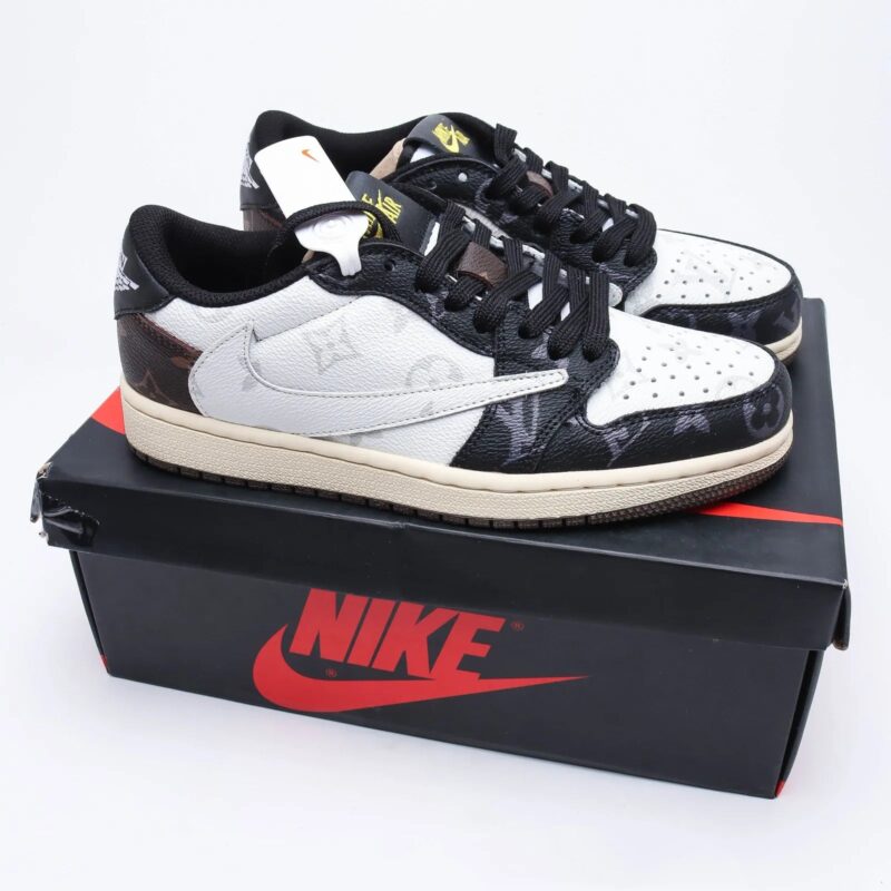 【日本未入荷】LOUIS VUITTON X TRAVIS SCOTT X NIKE AIR JORDAN 1 LOW OG SP"DAMIER AZUR/LV MONOGRAM"[代金引換] - 画像 (10)