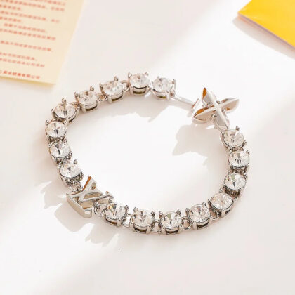 Louis Vuitton【クリスタルで輝く手元に☆】ルイヴィトン　ブレスレット MP3355
