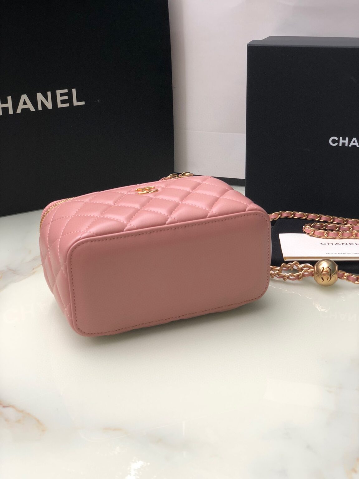 Chanel Classic Vanity 22C Bag with Chain AP2303 - 画像 (5)