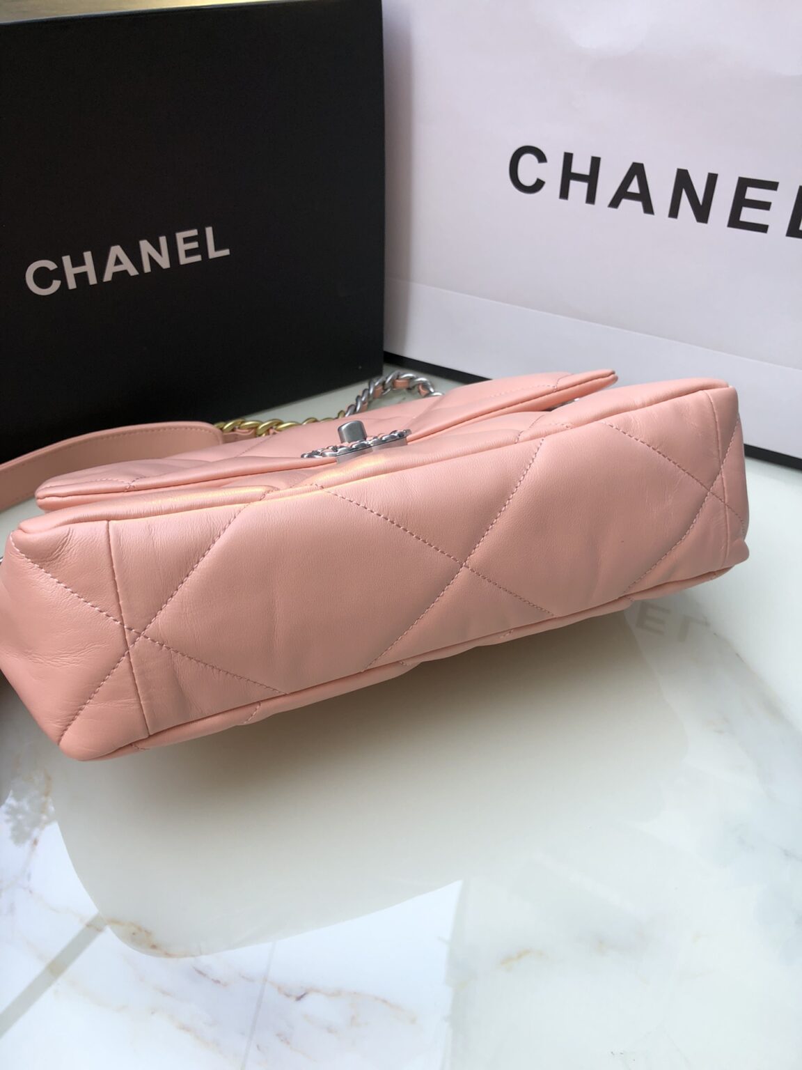 Chanel 19 medium 1161 - 画像 (4)