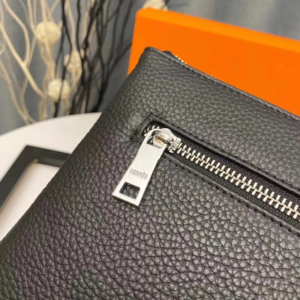 【HERMES 公式旗艦店】エルメス クラッチバッグ 当日出荷 好評に付き再入荷！28*18*3CM - 画像 (5)