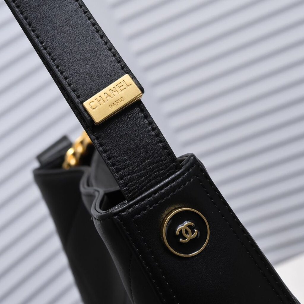 【Chanel 】【シャネル】ショルダーバッグ & クロスボディバッグ 28x29x7 cm - 画像 (7)