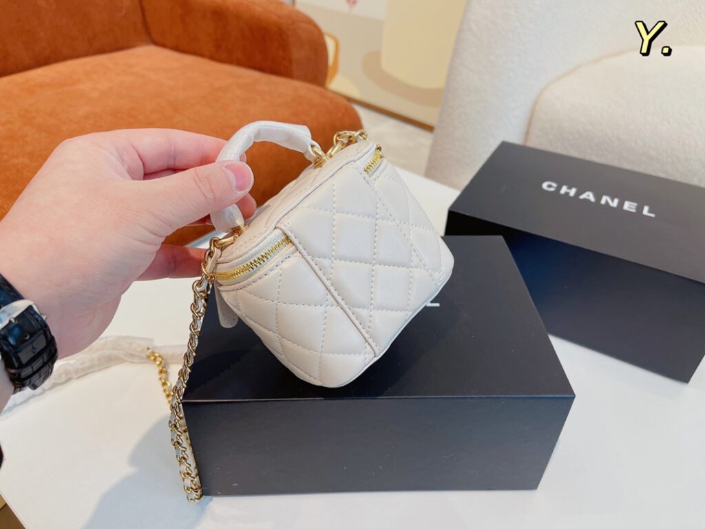 【Chanel 】【シャネル】ショルダーバッグ & クロスボディバッグ 10x7x9 cm - 画像 (9)