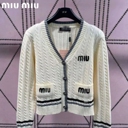 miumiu秋冬の新作Vネックカーディガン07 SS95653