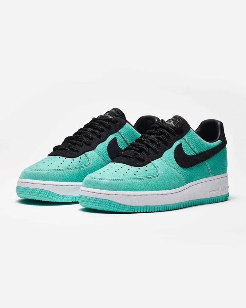 ★NIKE x TIFFANY★送料無料★世界中でセンセーションを巻き起こした話題のコラボ★ティファニー x ナイキ エア フォース 1 フレンズ アンド ファミリー エディション - 画像 (3)