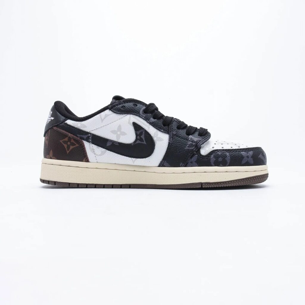 【日本未入荷】LOUIS VUITTON X TRAVIS SCOTT X NIKE AIR JORDAN 1 LOW OG SP"DAMIER AZUR/LV MONOGRAM"[代金引換] - 画像 (3)