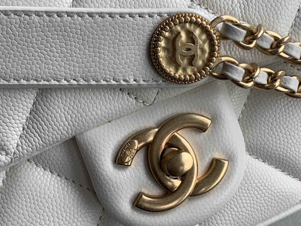 Chanel MINI CLASSIC FLAP BAG 3369 - 画像 (9)