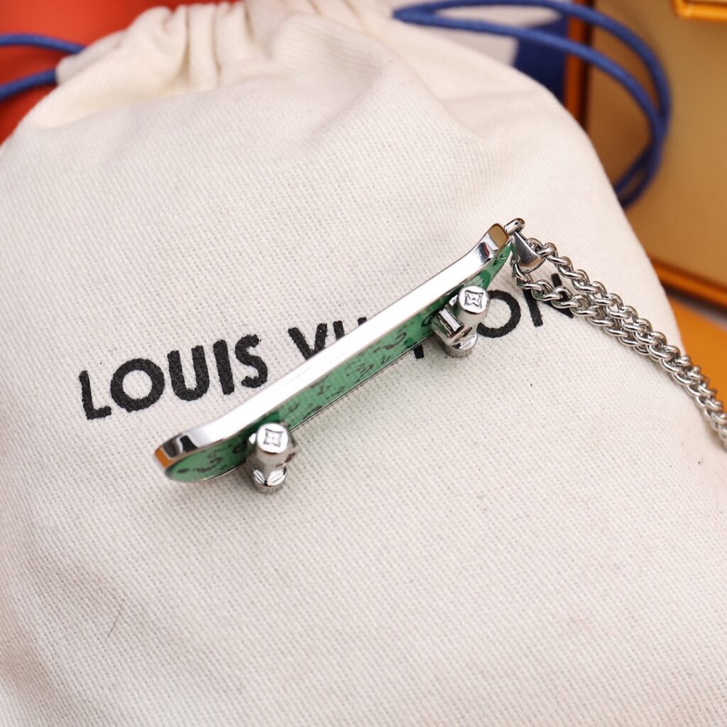 Louis Vuitton （ルイヴィトン）スケートボードのネックレス - 画像 (9)