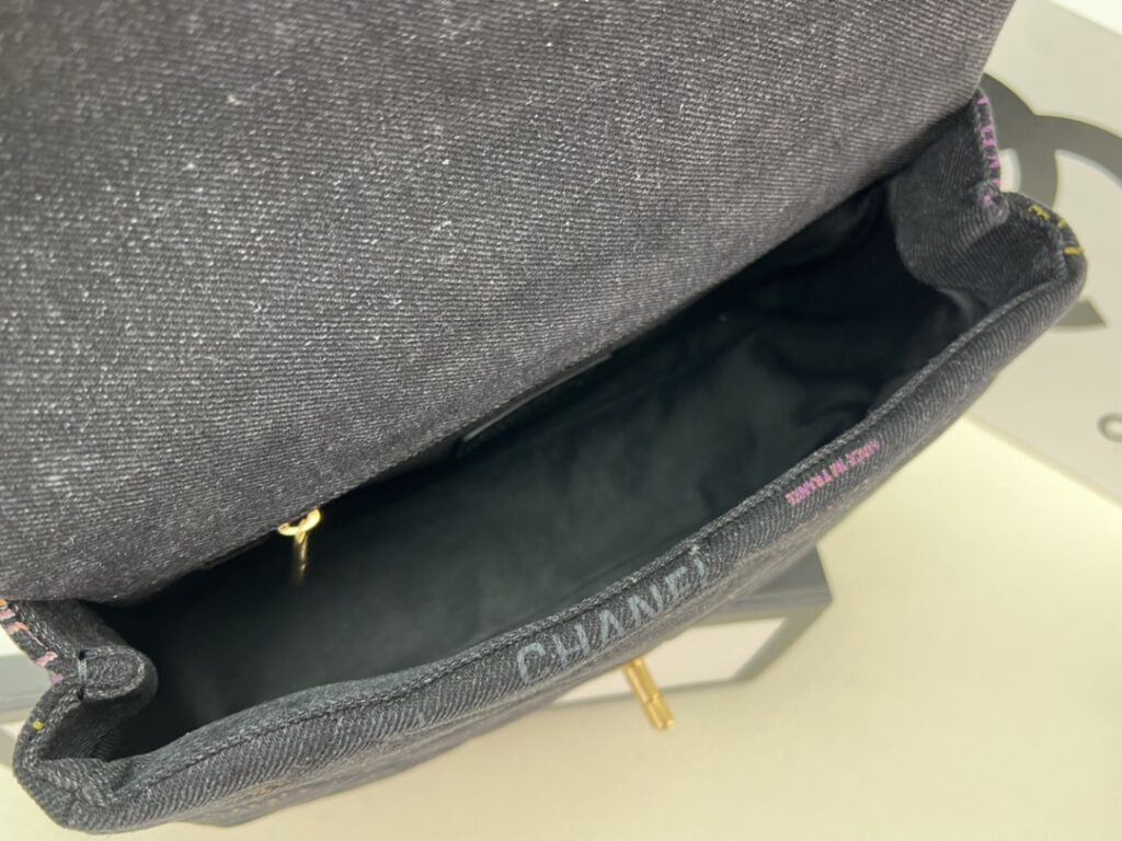 CHANEL FLAP BAG AS3134 - 画像 (5)