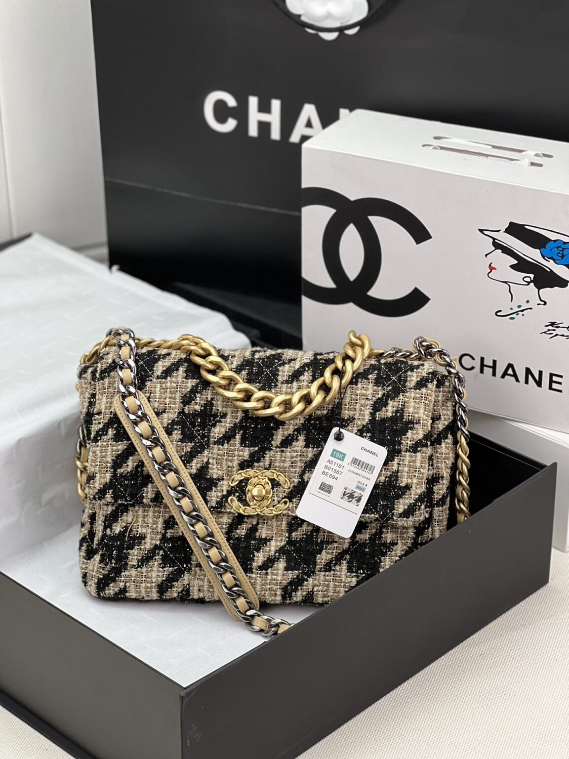 CHANEL 19 LARGE HANDBAG AS1161 - 画像 (28)