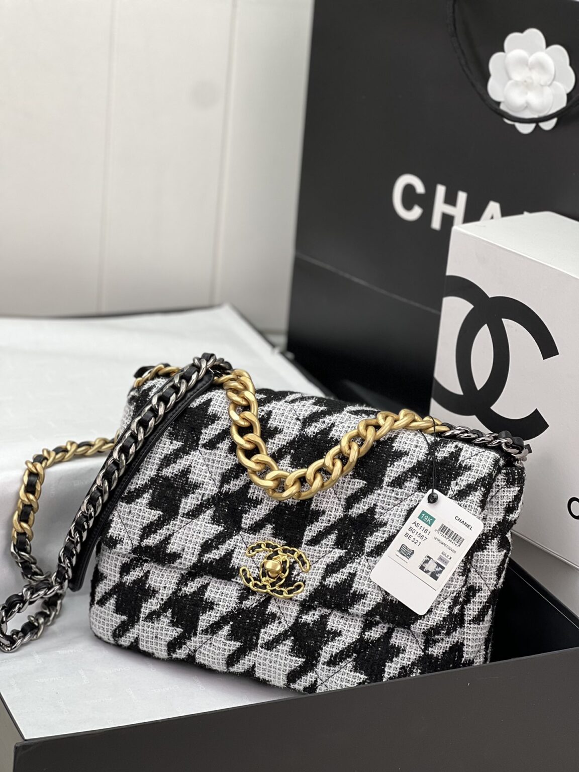 CHANEL 19 LARGE HANDBAG AS1161 - 画像 (10)
