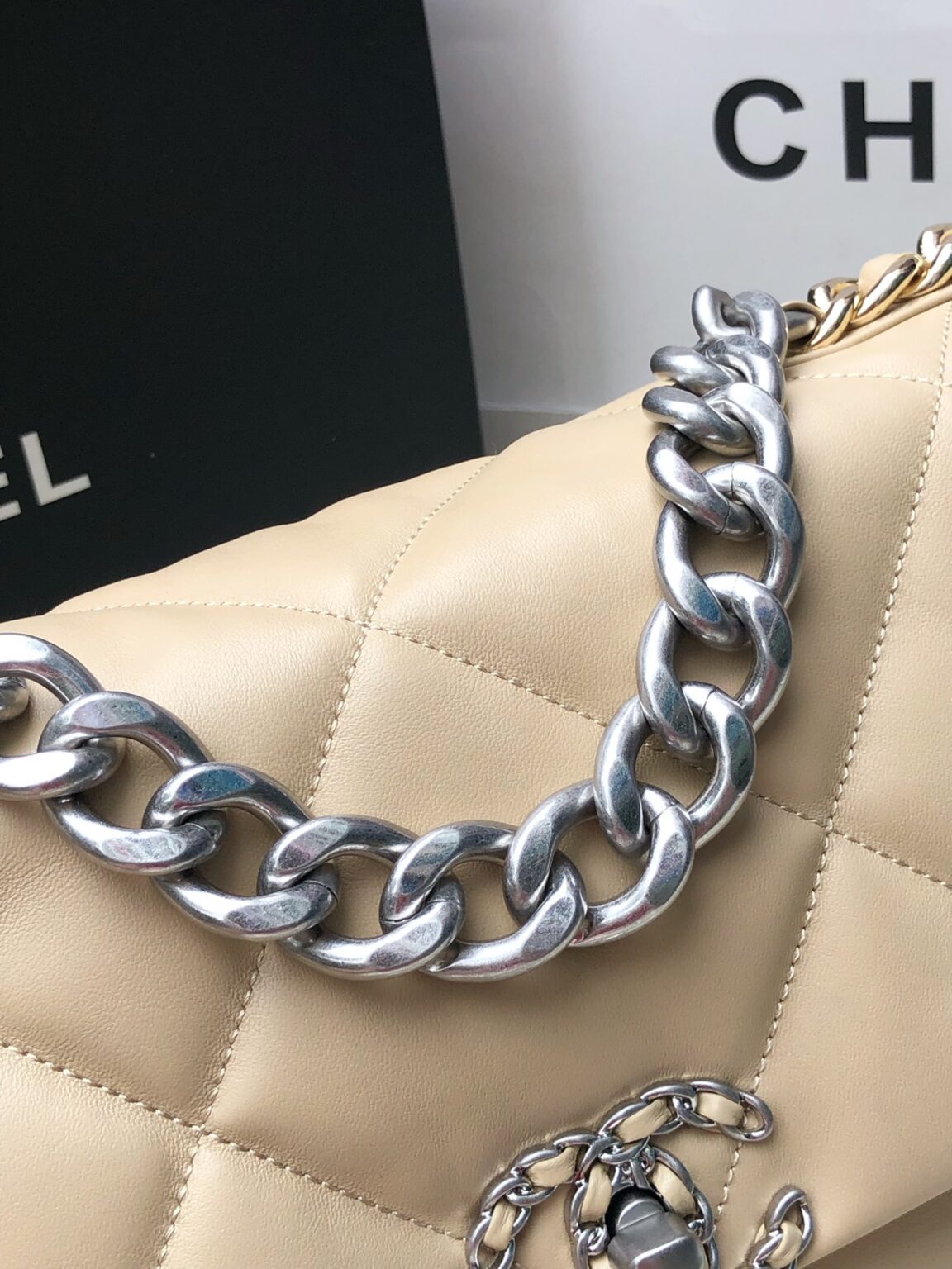 Chanel 19 medium 1161 - 画像 (7)