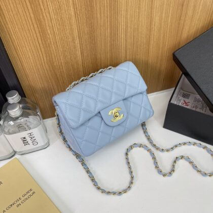 CHANEL スタイリッシュなバッグ 08 zm