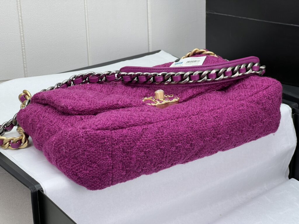 CHANEL 19 LARGE HANDBAG AS1161 - 画像 (14)