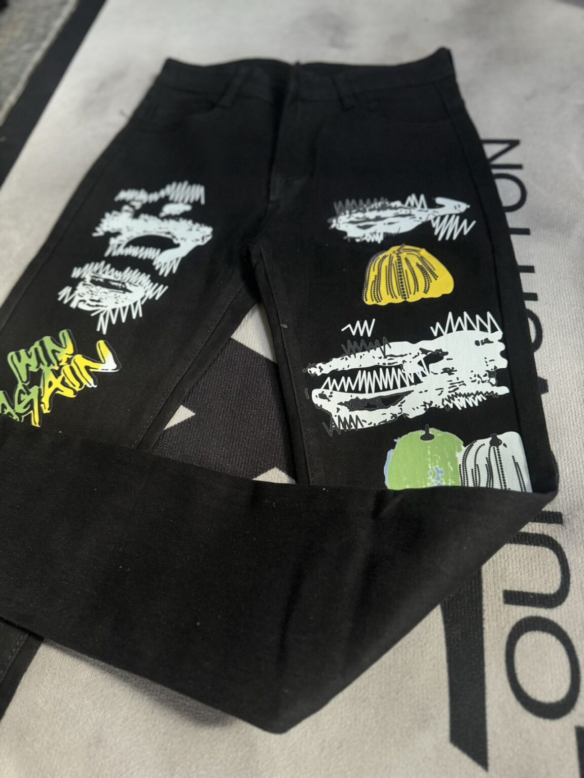 LV Louis Vuitton刺繡入りのトレンディジーンズ 08 SS102437 - 画像 (4)