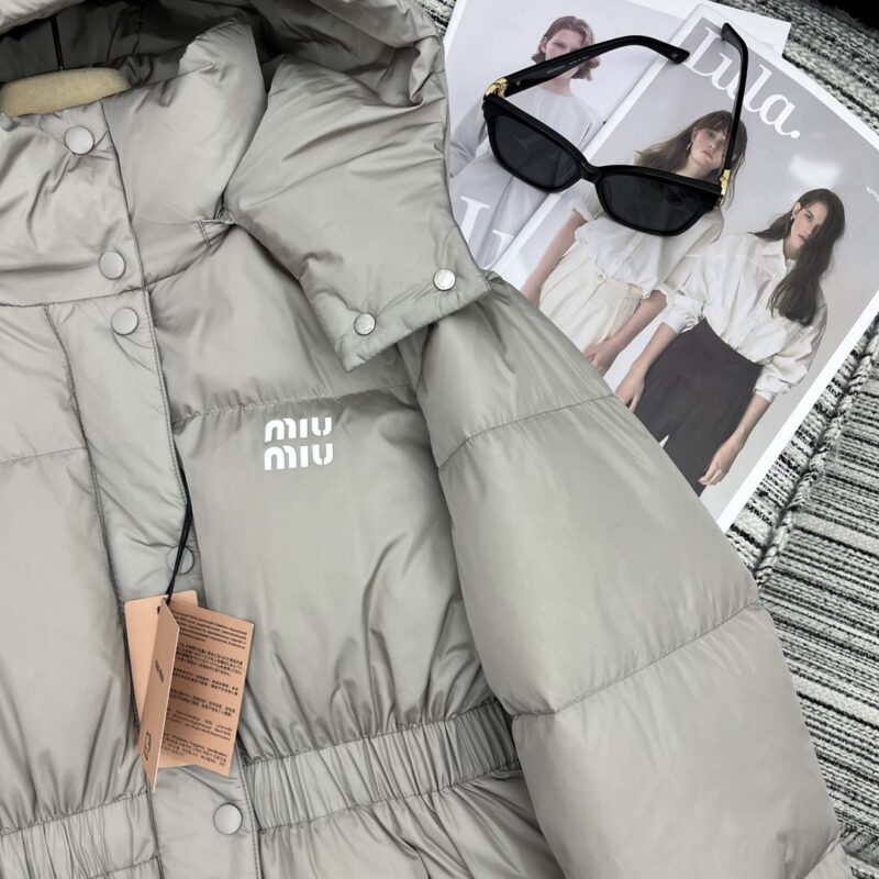 MIUMIU ダウンジャケット SS96785 - 画像 (5)