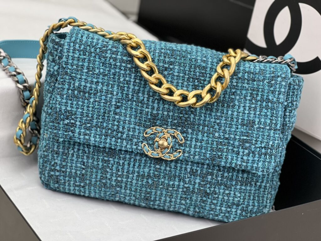 CHANEL 19 LARGE HANDBAG AS1161 - 画像 (20)