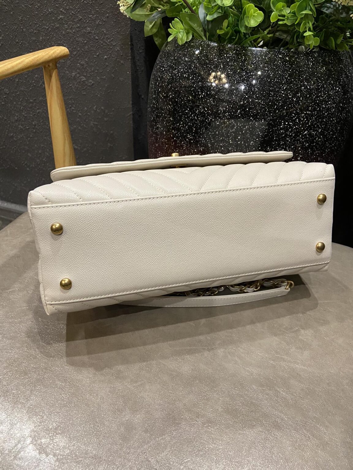 Chanel Cowhide handbag Large 92991 - 画像 (6)