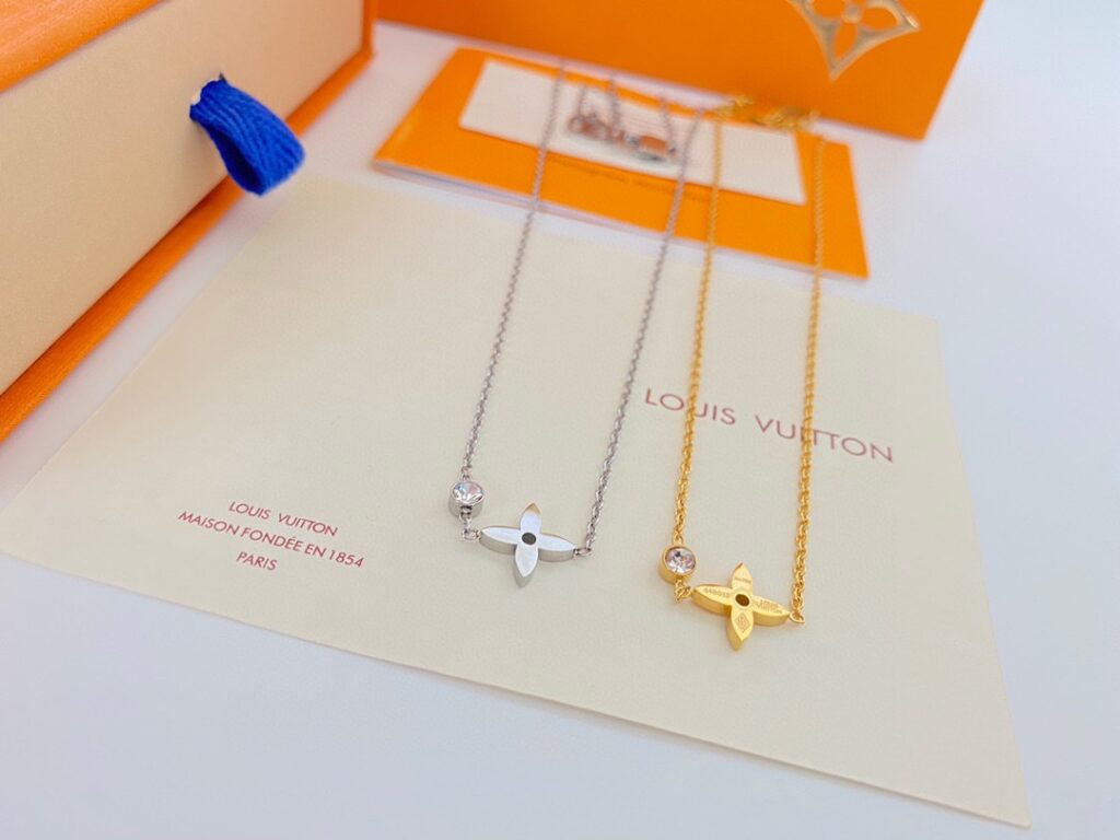LOUIS VUITTON（ルイヴィトン） 四つ葉のクローバーネックレス - 画像 (2)