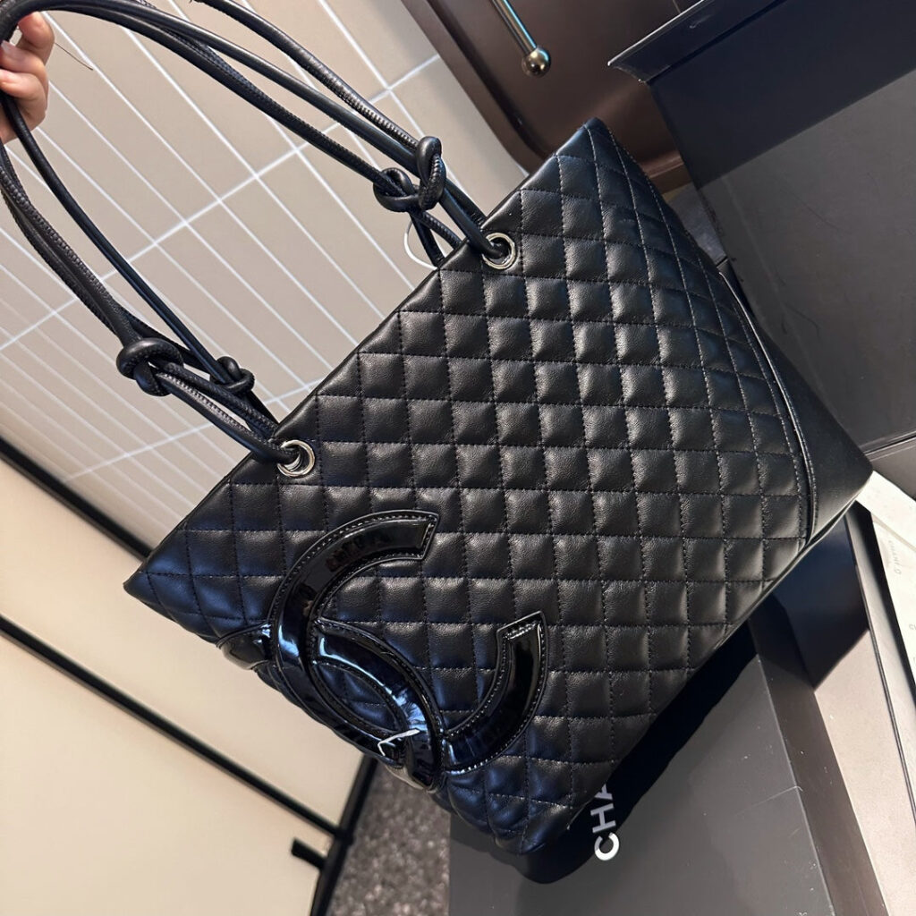 【トレンドのバイカラー♪】CHANEL シャネル ショルダーバッグ - 画像 (11)