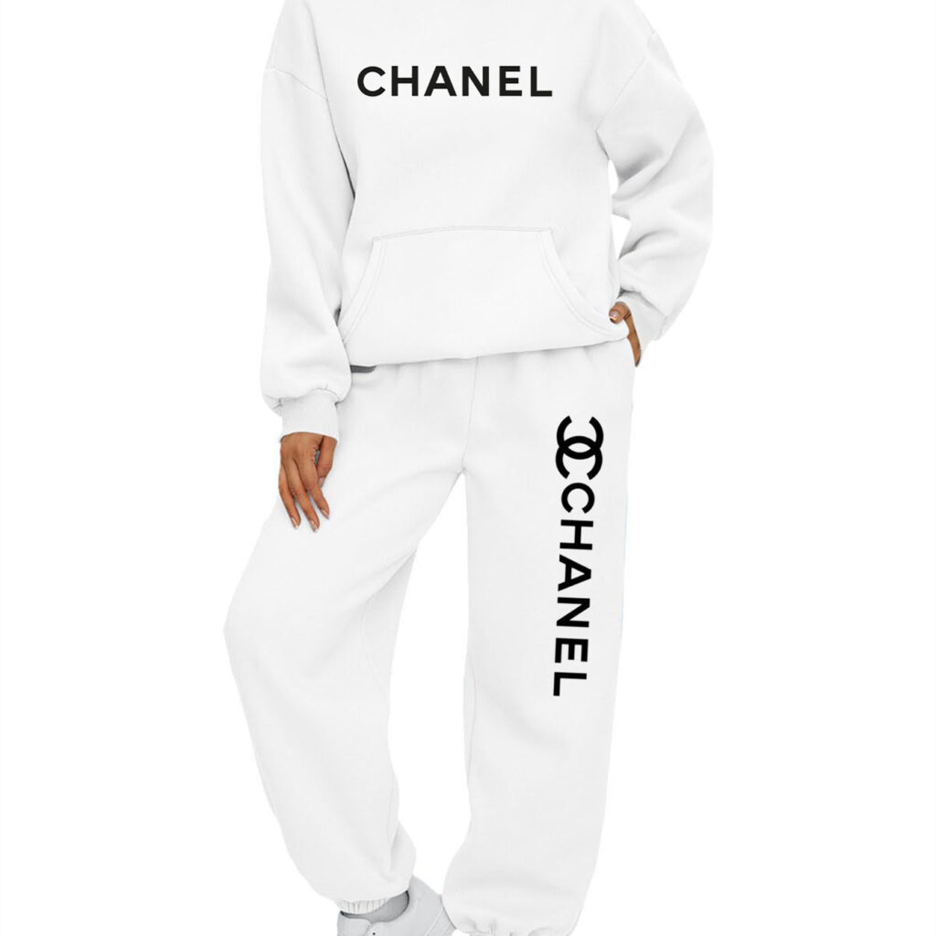 【 Chanel】シンプルなデザインがおしゃれな連名パーカーセットです - 画像 (10)