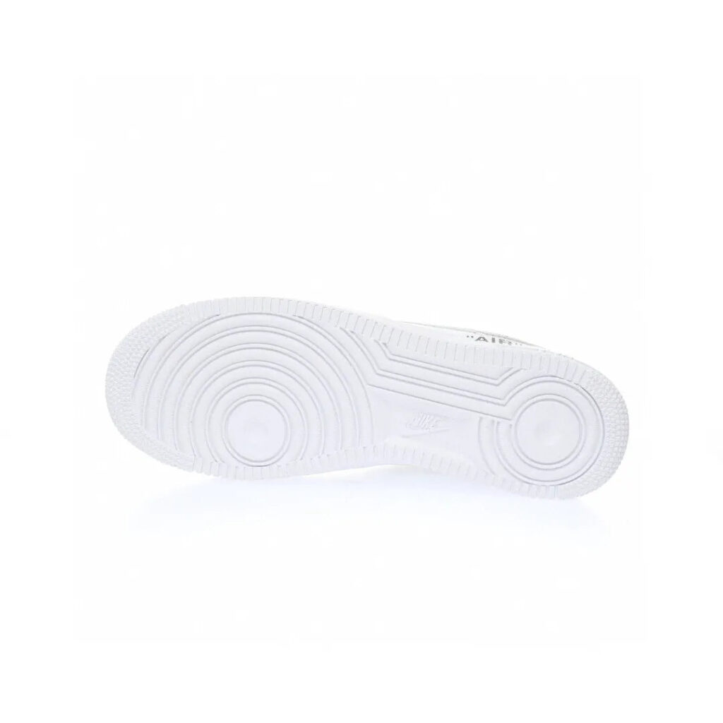 【日本未入荷】♪超入手困難LOUIS VUITTON X NIKE AIR FORCE1 ホワイトグレー【代金引換】 - 画像 (6)