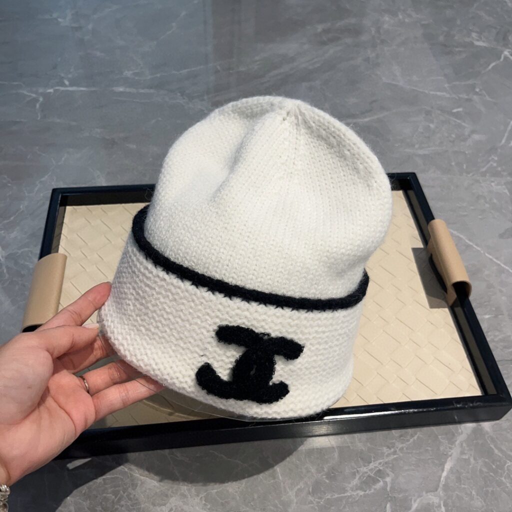 CHANEL 秋冬の暖かい綿の帽子 - 画像 (4)