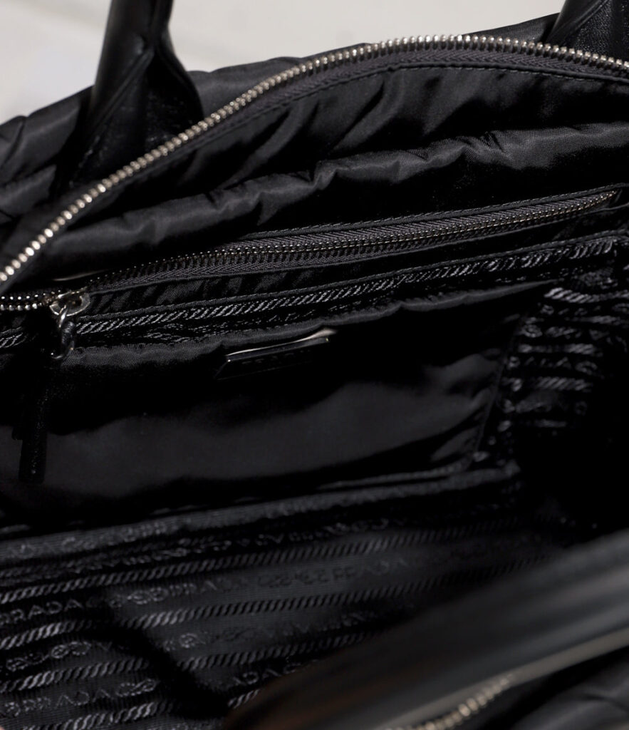 PRADA Re-Nylon ミディアム パデッドトートバッグ - 画像 (7)