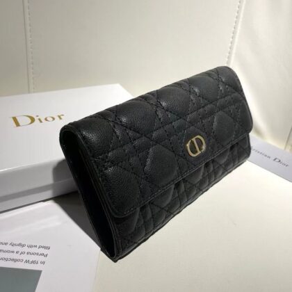 Dior　人気財布