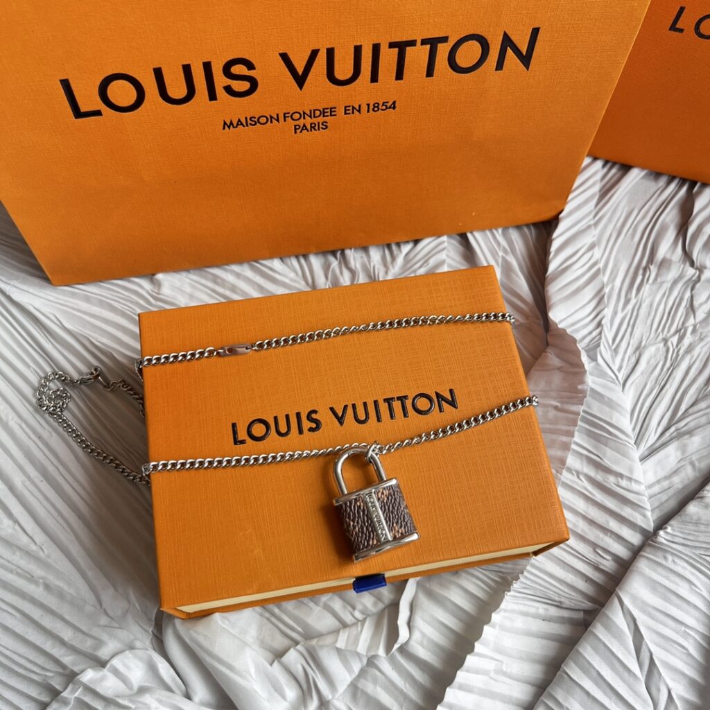 LOUIS VUITTON（ルイヴィトン）LOCK ネックレス M00525 - 画像 (5)
