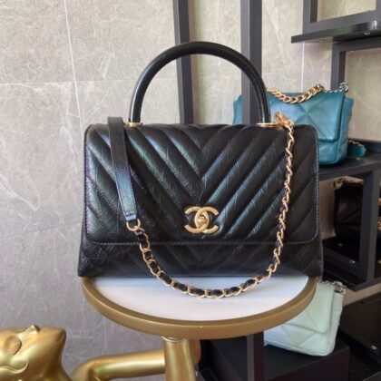 Chanel Cowhide handbag 92991