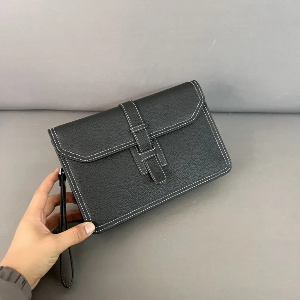 【HERMES 公式旗艦店】エルメス クラッチバッグ 当日出荷 好評に付き再入荷！26*17CM - 画像 (2)