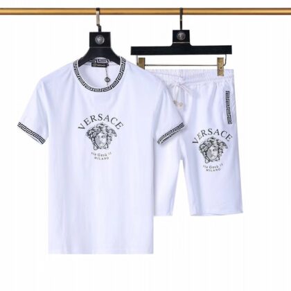 Versace 人気半袖セットアップ
