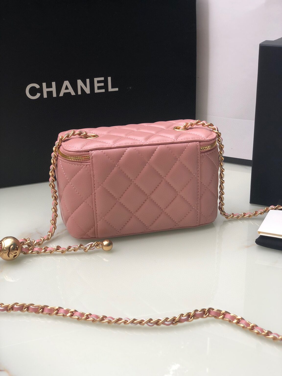 Chanel Classic Vanity 22C Bag with Chain AP2303 - 画像 (8)