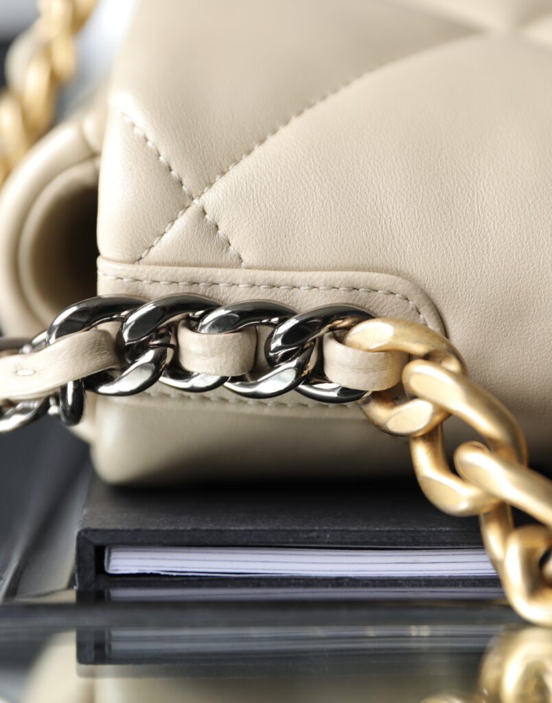 Chanel 19 AS1160 - 画像 (7)