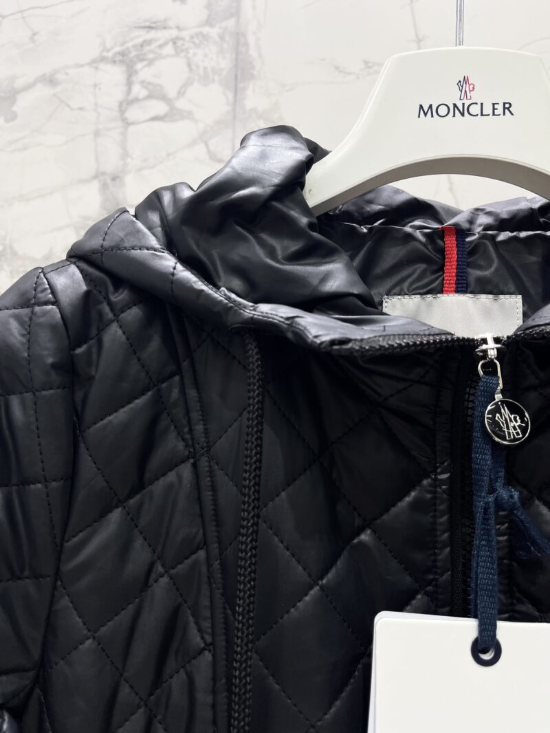 MONCLER ダウンジャケット SS96783 - 画像 (3)