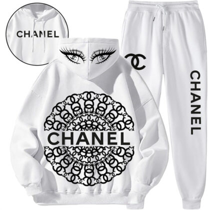 【 Chanel 】スタイリッシュでデザイン性の高いブランドの連名パーカーのセットです