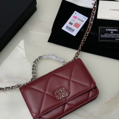 CHANEL 19 WALLET ON CHAIN 0957