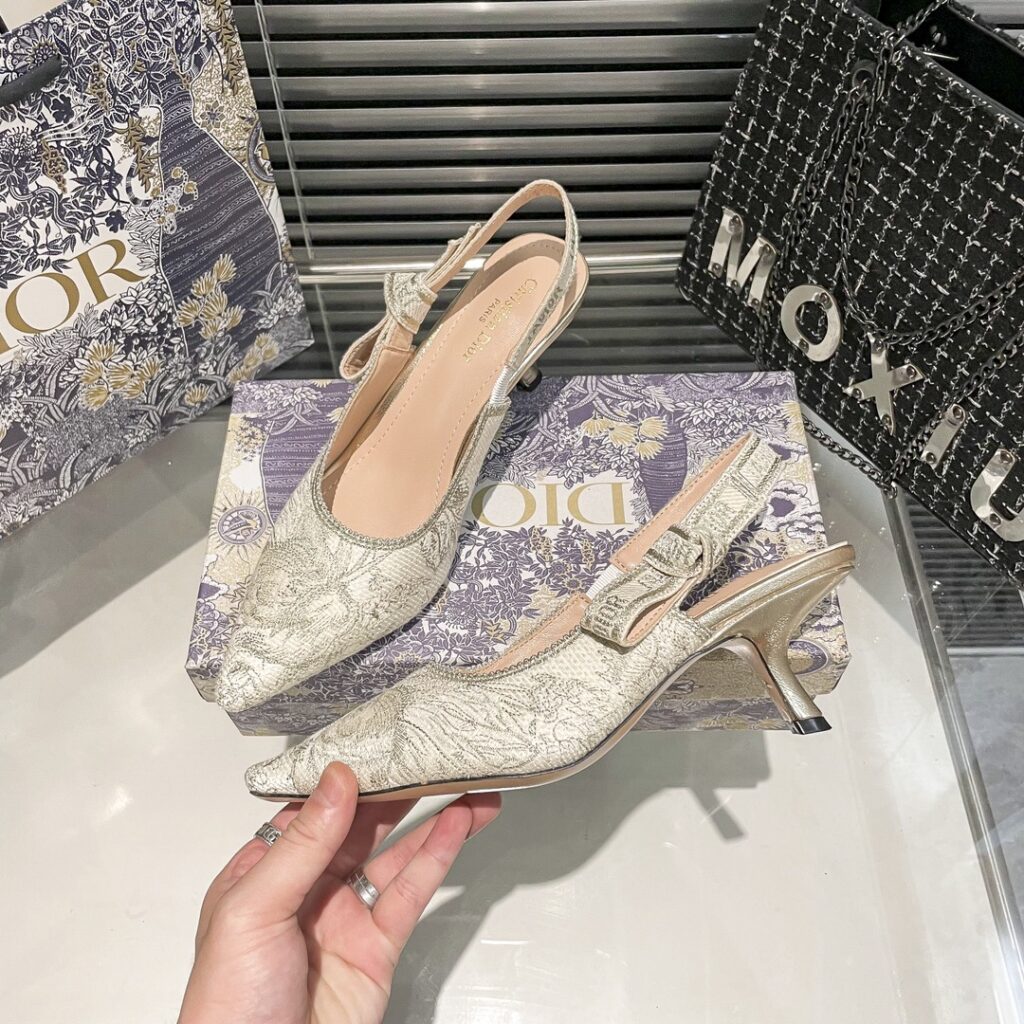 DIOR 新作刺繍ハイヒール 02zm 95759
