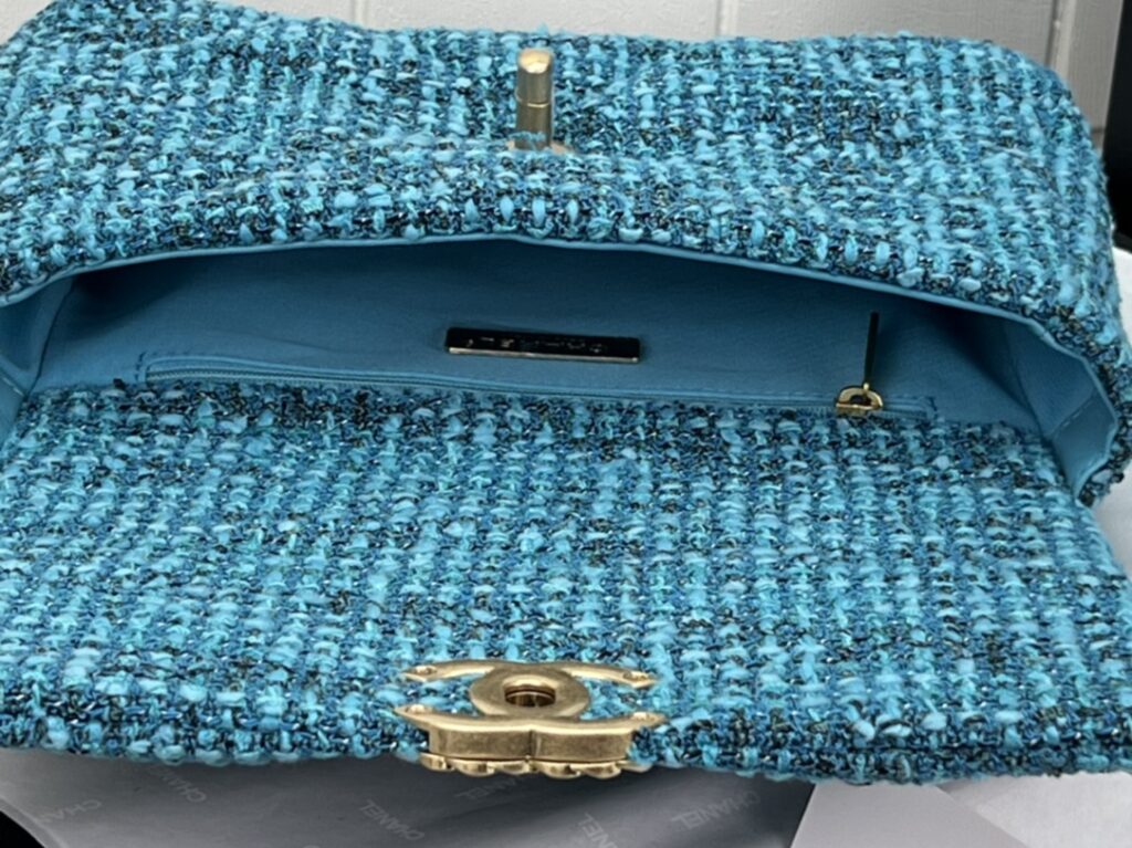 CHANEL 19 HANDBAG AS1161 - 画像 (6)