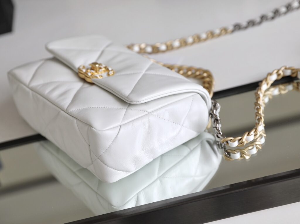 Chanel 19 AS1160 - 画像 (4)