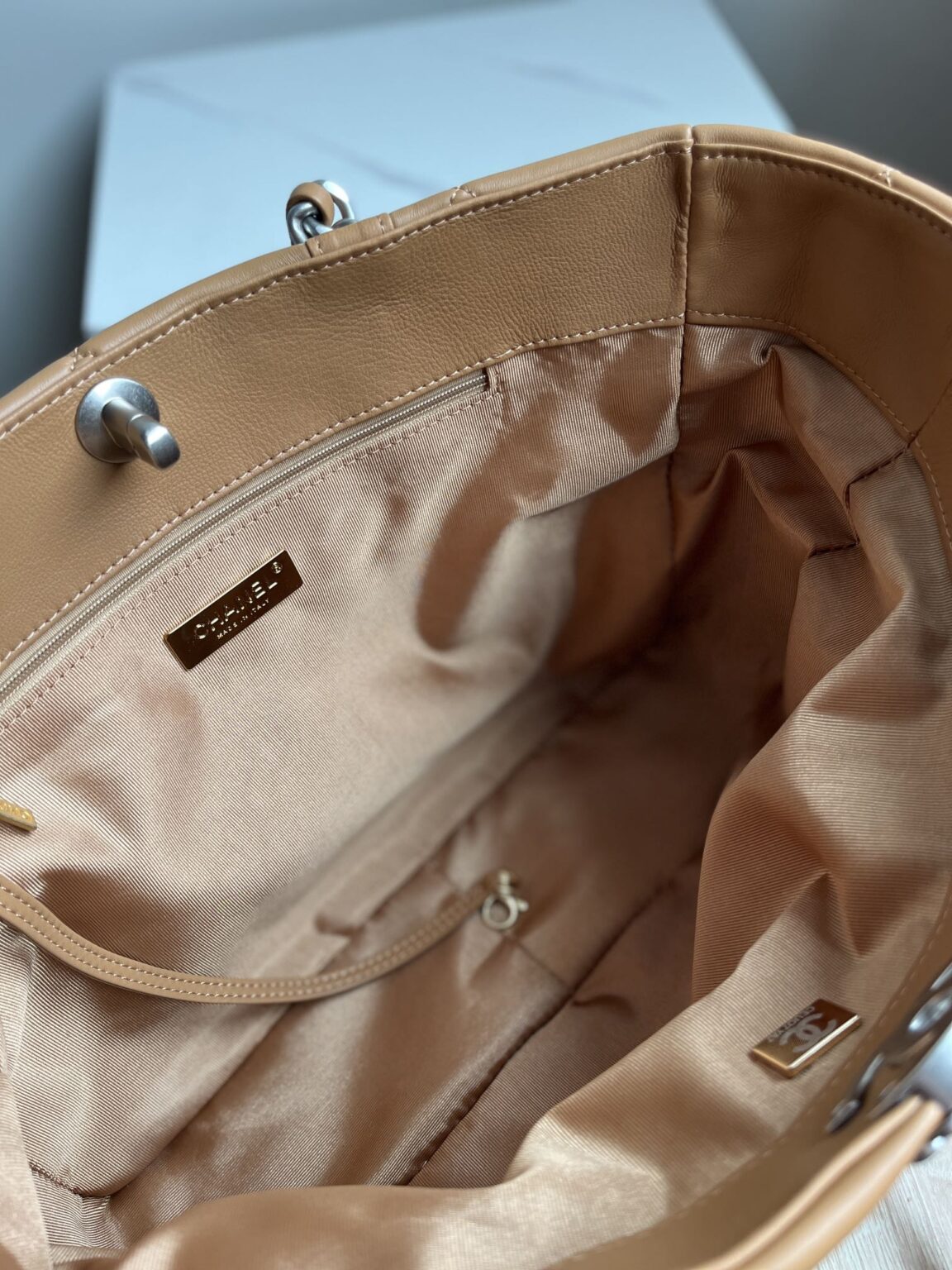 CHANEL 19 SHOPPING BAG 3360 - 画像 (5)