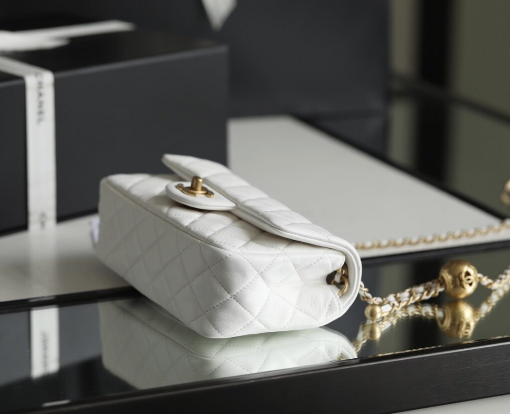 Chanel classic flap mini with golden ball - 画像 (5)