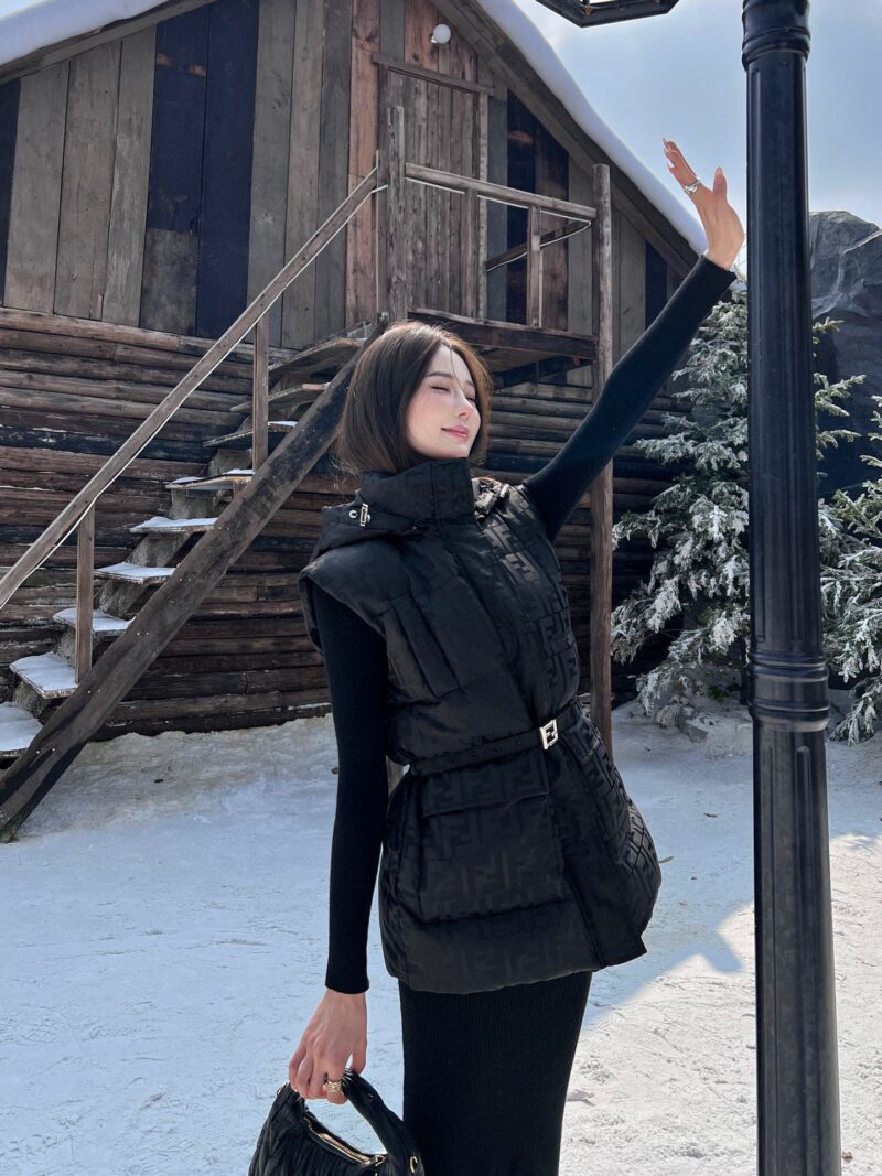 FENDI ダウンベスト SS96781 - 画像 (11)