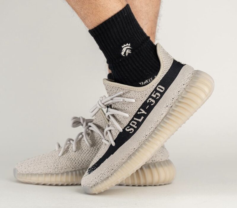 ★YEEZY★送関込★入手困難！世界が欲しがるイージーブースト★ - 画像 (2)