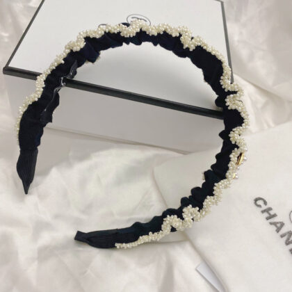 CHANELエレガントなパールヘッドバンド SS